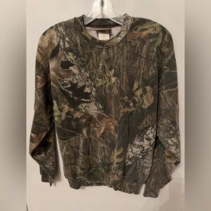 Kids camo sweater in medium